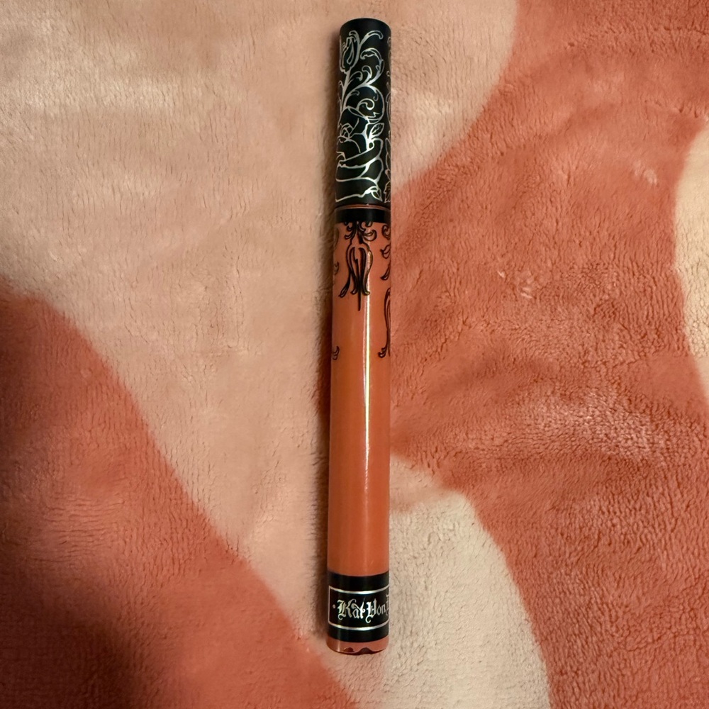 Kat Von D KVD Everlasting Liquid Lipstick in Julia - Full Size